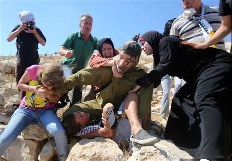 خانواده کودک فلسطینی با چنگ و دندان فرزند خود را نجات دادند