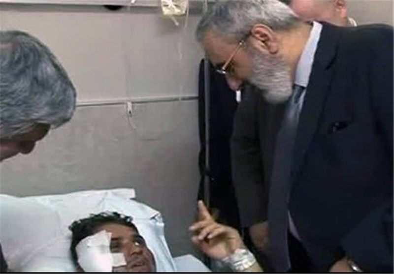 Syrian Minister Meets Iranian Reporter in Hospital