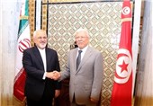 ظریف: دنیا باید با جمهوری اسلامی ایران با زبان تکریم صحبت کند