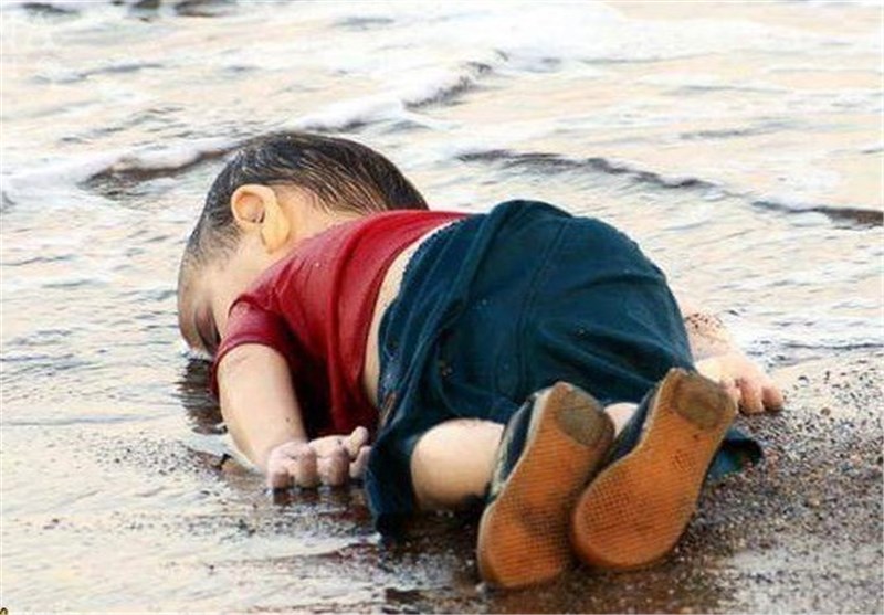 مرگ دردناک کودک آواره سوری در سواحل ترکیه + عکس