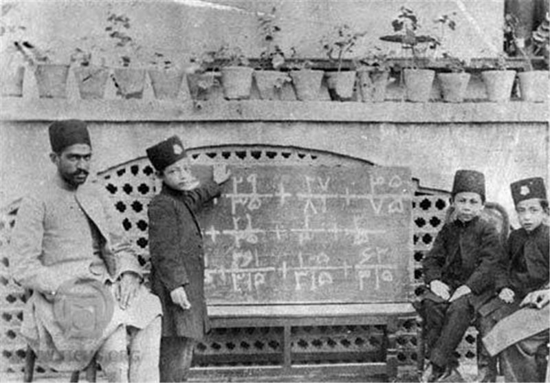کلاس ریاضی در دوران قاجار + عکس