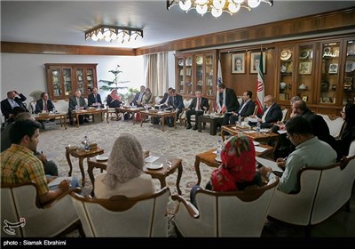 Czech FM, Trade Delegation Meet Iranian Businessmen