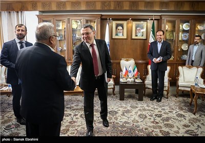 Czech FM, Trade Delegation Meet Iranian Businessmen