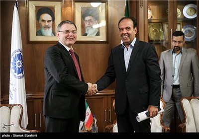 Czech FM, Trade Delegation Meet Iranian Businessmen