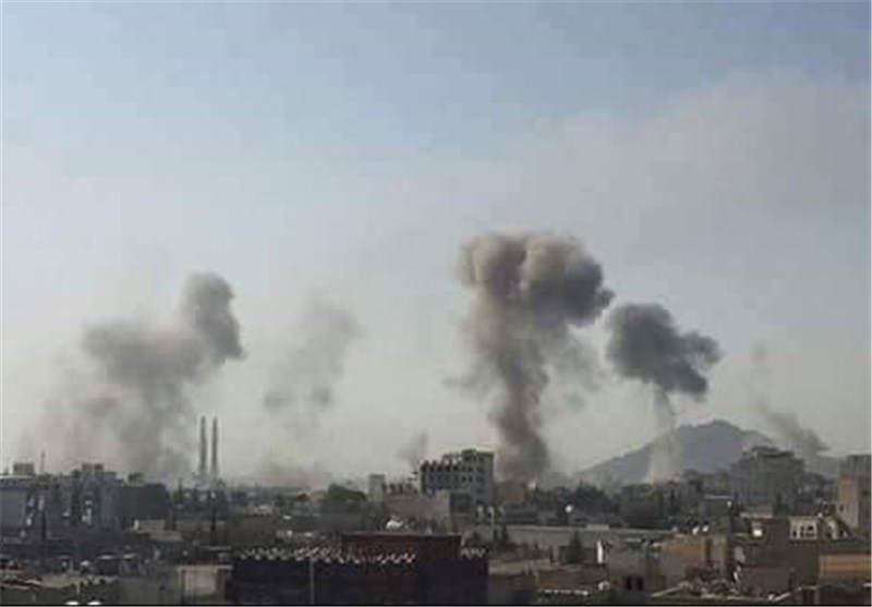حملات سنگین هوایی و دریایی به صنعا و عقب‌نشینی نیروهای عربستان از مأرب
