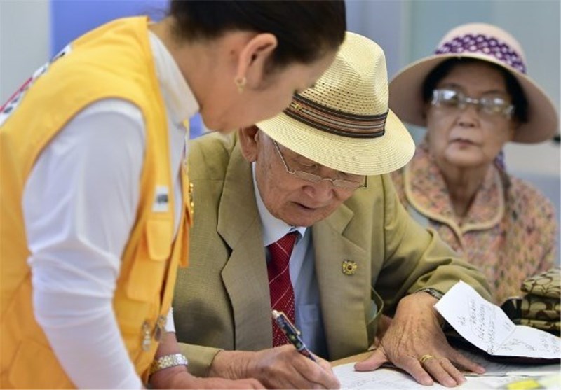 North, South Korea Agree to Family Reunions in October