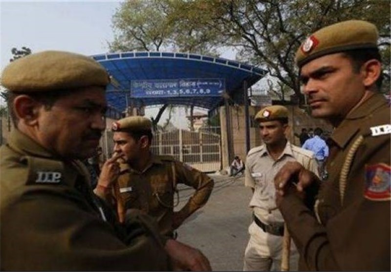 الشرطة الهندیة تقتحم منزل دبلوماسی سعودی وتضرب زوجته وإبنته
