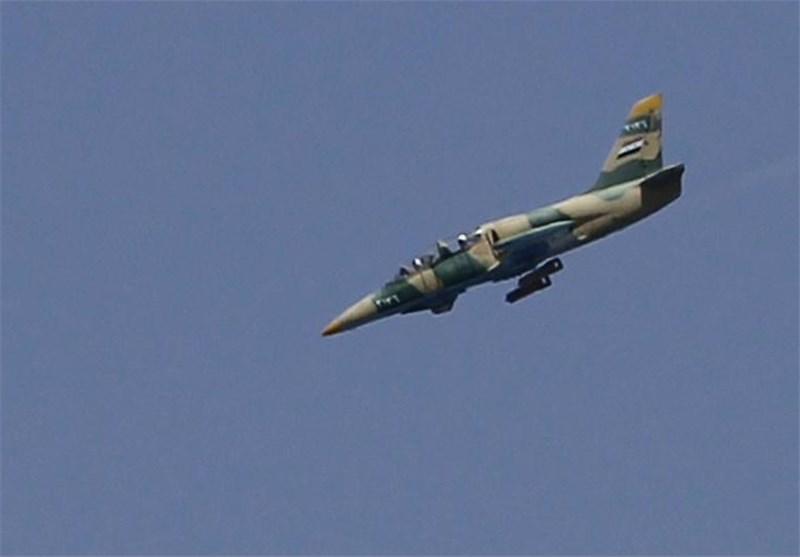 Syrian Jets Target Daesh Positions in Al-Bukamal