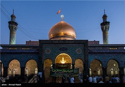 مراسم دعای کمیل در مرقد حضرت زینب در دمشق