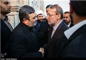 علی لاریجانی رئیس مجلس شورای اسلامی در مراسم ترحیم پدر سردار حسین اشتری فرمانده ناجا
