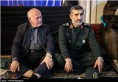 سردار امیرعلی حاجی‌زاده فرمانده نیروی هوافضای سپاه در مراسم ترحیم پدر سردار حسین اشتری فرمانده ناجا