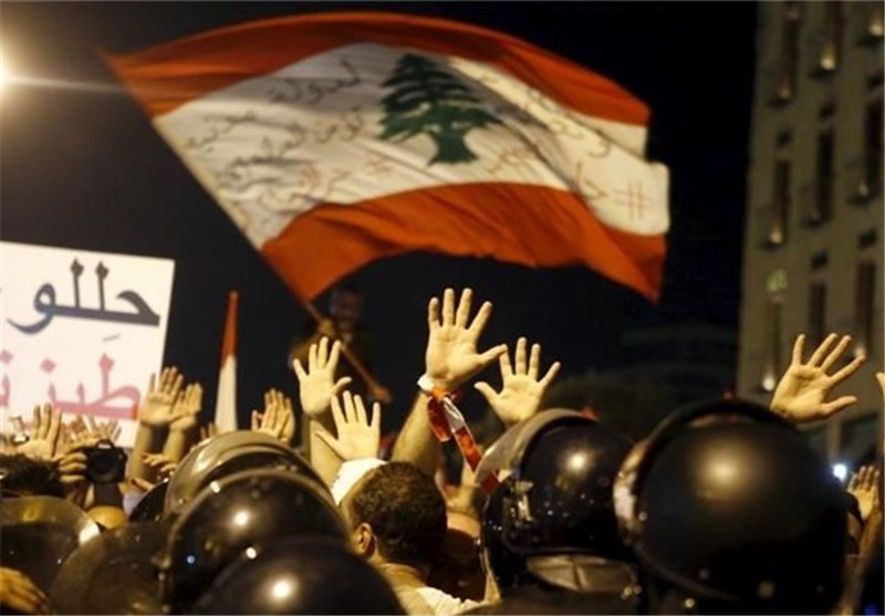 لبنان| دستگیری عامل پخش پول‌های کثیف در میان معترضان/ درخواست برای مسدود کردن حساب مسئولان بلندپایه