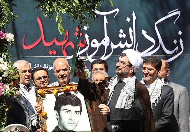 فردا؛ مراسم ملی نواختن زنگ دانش آموز شهید در گلزار شهدا