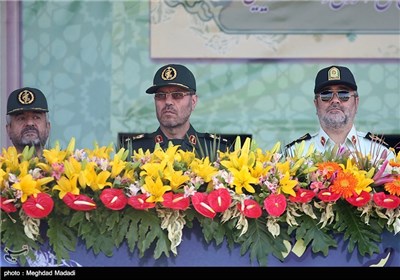 Iranian Armed Forces Stage Parades to Mark Sacred Defense Week