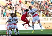 دیدار تیمهای فوتبال پرسپولیس و تراکتور سازی
