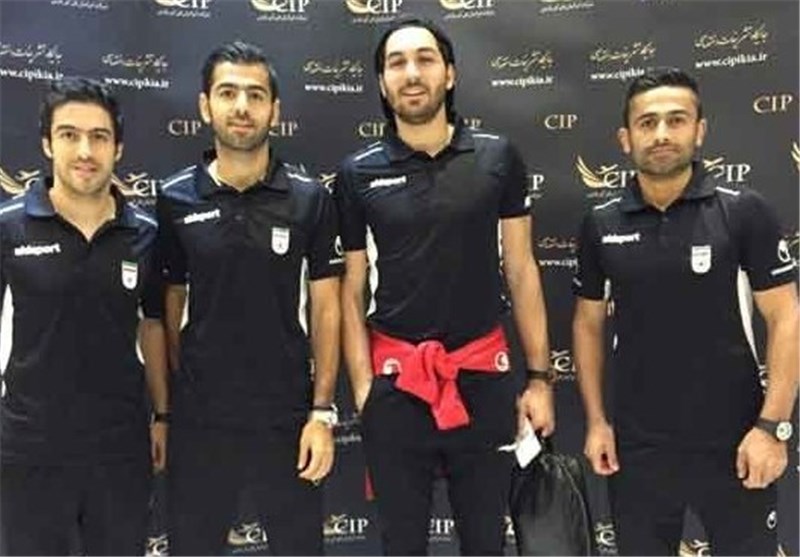 تردد اعضای تیم ملی فوتبال ایران از جایگاه CIP فرودگاه امام خمینی