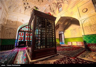 Iran’s Beauties in Photos: Shiraz, the City of Poets, Flowers, Antiquities