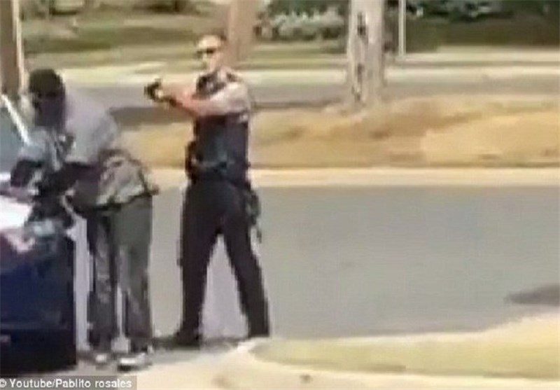 تیراندازی پلیس آمریکا از پشت به یک سیاهپوست +فیلم