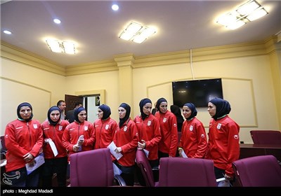 دیدار بازیکنان تیم ملی فوتسال بانوان با وزیر ورزش