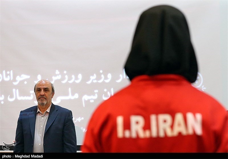 Iran’s Sports Minister Goudarzi Congratulates Archer Zahra Nemati