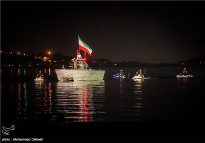 نمایش دریایی آبی ترین وصال در دریاچه خلیچ فارس
