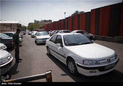 خروج خودروی حامل بابک زنجانی از محل دادگاه 