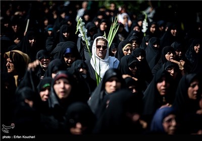 Funeral Processions Held in Iran’s Capital for Victims of Mina Tragedy