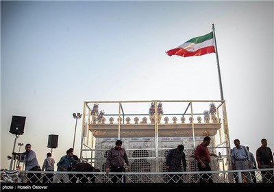 مراسم وداع مردم بوشهر با ضریح خیمگاه ابوالفضل العباس