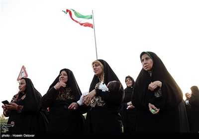 مراسم وداع مردم بوشهر با ضریح خیمگاه ابوالفضل العباس