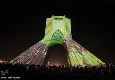 کنسرت نور در برج آزادی توسط هنرمند آلمانی