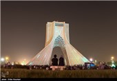 کنسرت نور در برج آزادی توسط هنرمند آلمانی