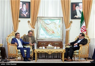 دیدار نائف خائف رئیس هیئت شورای عالی انقلاب یمن با علی شمخانی دبیر شورای عالی امنیت ملی