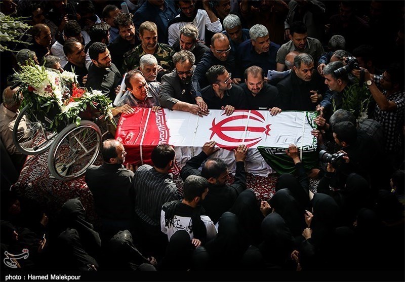 پیکر مادر شهیدان عباسی در مریانج تشییع و خاکسپاری می‌شود