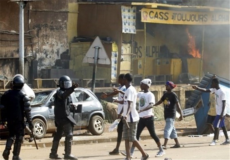 Clashes in Guinea ahead of Sunday&apos;s Presidential Vote