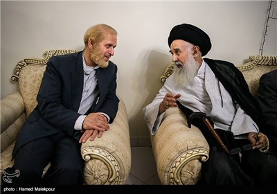 حضور حجت‌الاسلام قائم مقامی و محمدعلی رامین در منزل سرلشگر شهید حسین همدانی
