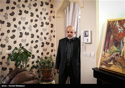 حضور سردار احمد وحیدی وزیر سابق دفاع در منزل سرلشگر شهید حسین همدانی