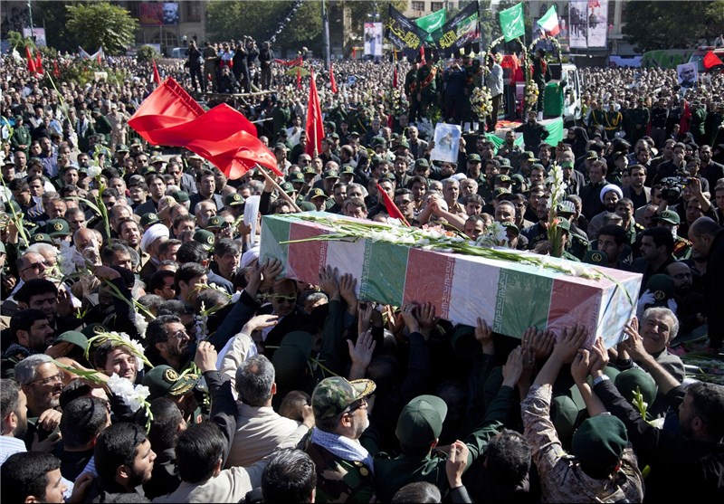 پیکر شهید مدافع حرم «محمدرضا عسکری فرد» در خرمشهر تشییع شد