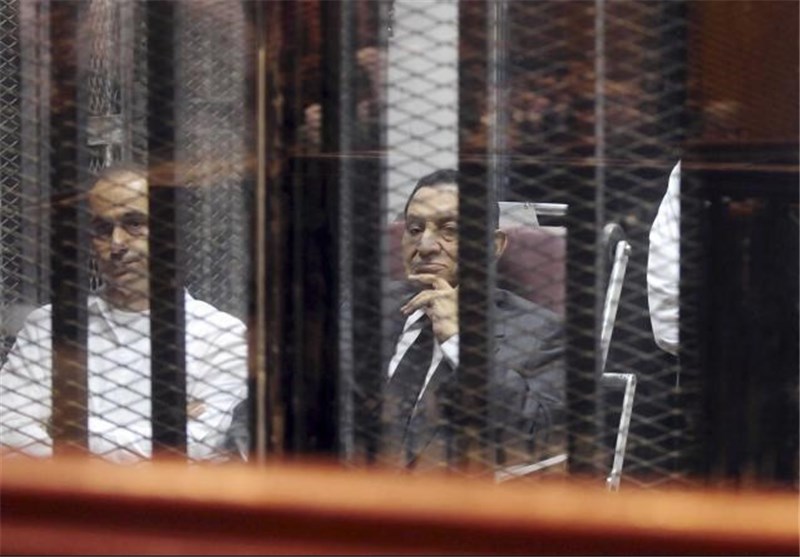 مبارک باز هم در دادگاه حاضر نشد/ صدور حکم نهایی به تعویق افتاد