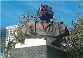تخریب مجسمه «کریستف کلمب» در اعتراض به تباهی زندگی سرخ پوستان آمریکا + عکس