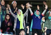 عکس/ حجاب دختران ژاپنی در ورزشگاه‌آزادی
