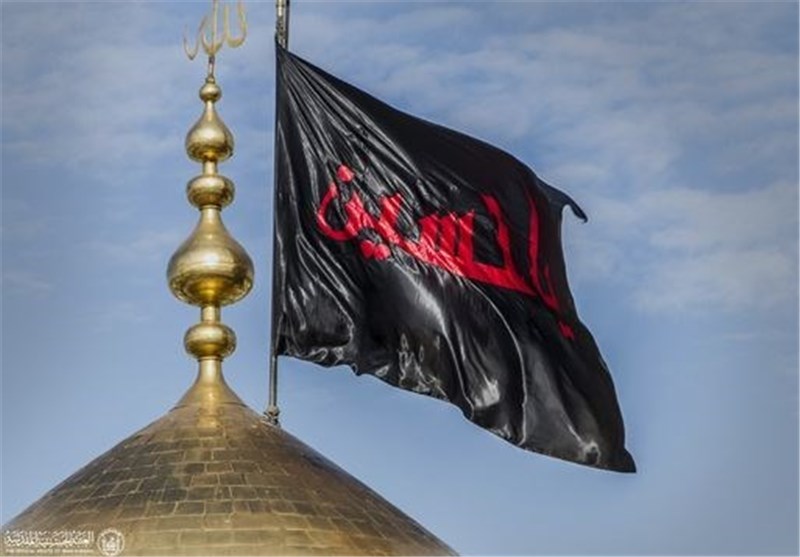 گزارش ویدئویی از آماده‌سازی پرچم مشکیِ گنبد حرم امام حسین(ع)