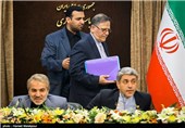 ورود ولی‌الله سیف رئیس کل بانک مرکزی به نشست تبیین سیاست‌های جدید اقتصادی دولت
