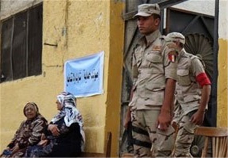 استقرار نیروهای امنیتی در سراسر مصر همزمان با آغاز انتخابات پارلمانی