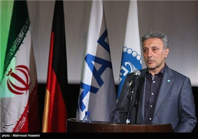 German FM Makes Speech at University of Tehran 