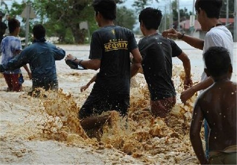 Flood Misery in Philippines after Typhoon Kills 22