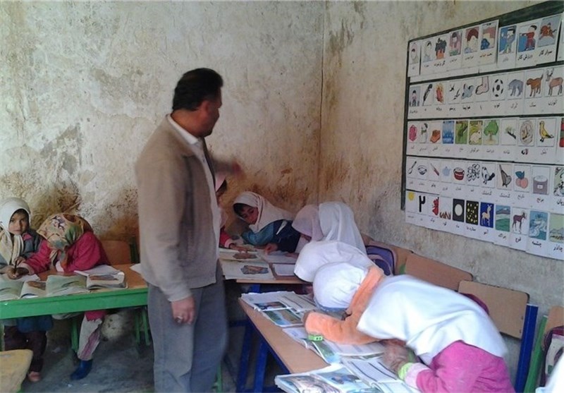 معلمان روستایی خراسان شمالی در مدارس تخریبی زندگی می‌کنند