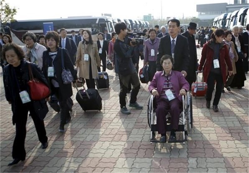 South Koreans Arrive in North for Emotional Family Reunions
