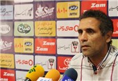 بازیکنان خوبی جذب فولاد شدند/استقلال خوزستان رو به جلو بازی می‌کند