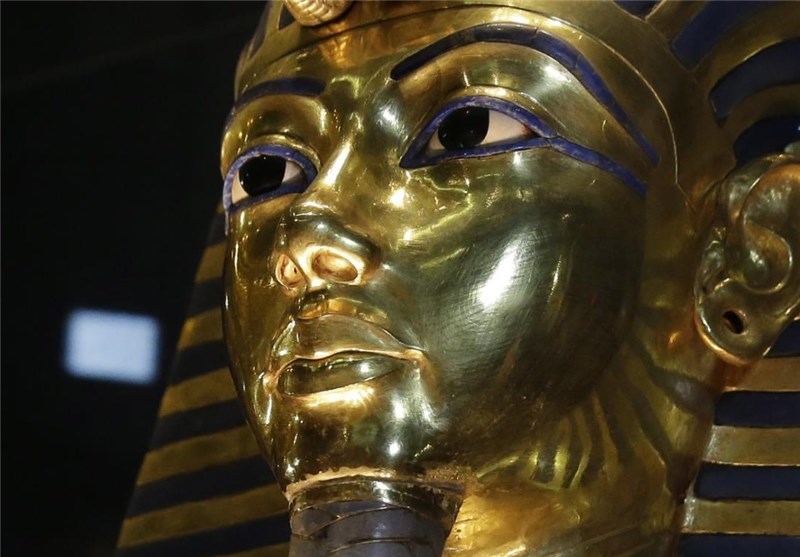 Egypt Fixing Tutankhamun Mask after Botched Epoxy Repair