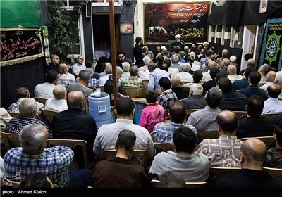 Syrian Mourners Pay Tribute to Imam Hussein (AS)
